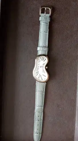 Jam softwatch salvador deli original dijual cepat aja