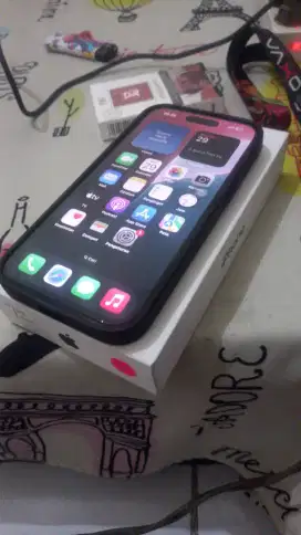Iphone 15 128 gb ibox garansi on,baru 2 bulan pakai