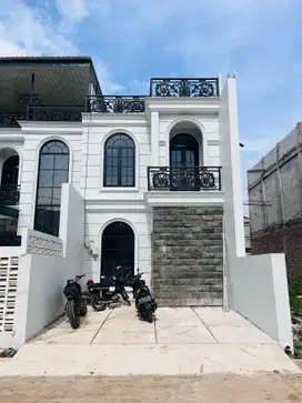 Hidden Gem! Rumah Classic Eropa di Cibubur, Harga Terbaik Sekarang