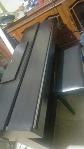 Piano Yamaha Arius YDP 142 atau YDP 142R mulus, normal