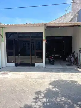 DIKONTRAKKAN RUMAH MURAH WARU