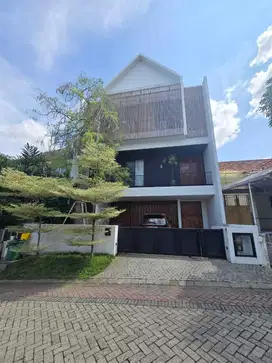 Rumah Tropis Minimalis Citraland Depan, Full Furnish, Termurah