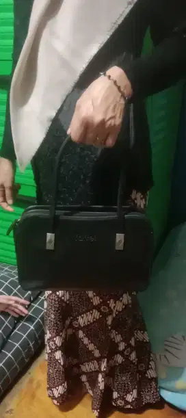 tas wanita merk farnell kulit original, engga pernah di pakai