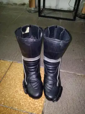 sepatu pdl lantas bot