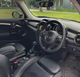 Rental mobil lepas kunci matic dan manual