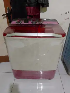 Mesin cuci merek Aqua kap 8kg