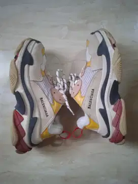 Sepatu Balenciaga triple s size 38/39
