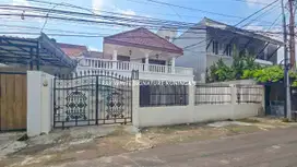 Disewakan Rumah Siap Huni di Area Strategis Panglima Polim, Kebayoran