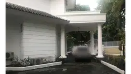 5 Bedroom Rumah cocok untuk cafe, resto, commercial di Kebayoran Baru