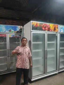 Showcase display cooler 2 pintu merk Sanden Intercool Original