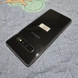 Samsung Galaxy S10+ 8/128GB Like New Good Condition