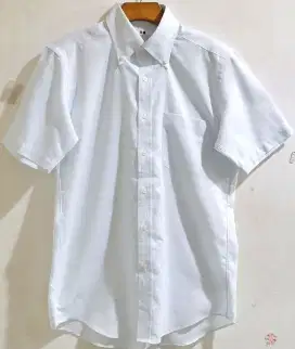 Kemeja soft blue Uniqlo pocket