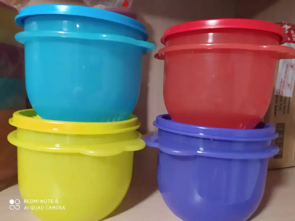 Tempat soup merek tupperware