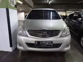 Toyota kijang innova V matik 2010