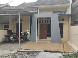 Disewakan Rumah Strategis Dekat Polinela, Kondisi Rapi Siap Huni