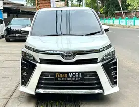 Toyota Voxy 2.0 AT Th 2018