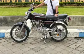 GL 100 th 1982 lengkap hidup