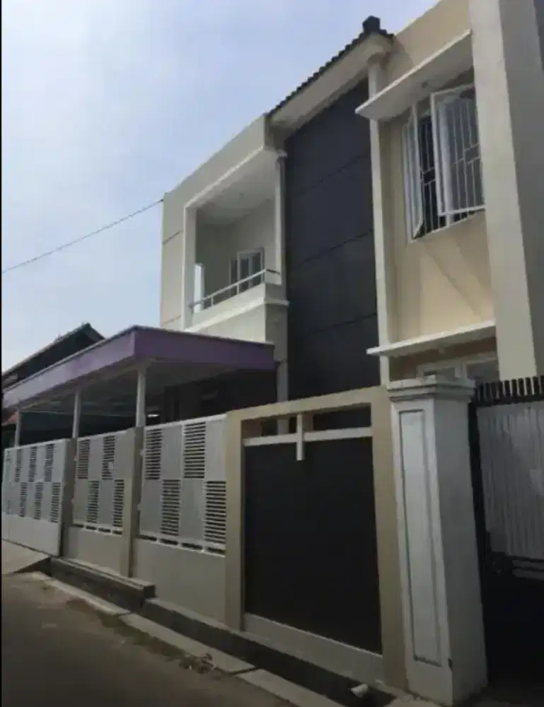 Jual Cepat Rumah Dua Lantai Nyaman dan Asri