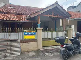 Rumah Lama Murah di Komplek Antapani jl Purwakarta