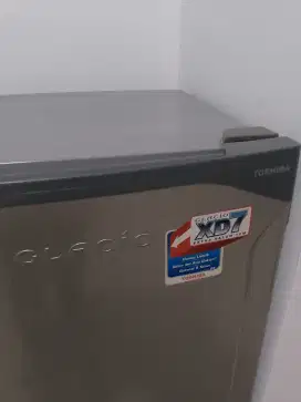 Kulkas TOSHIBA GLACIO XD7