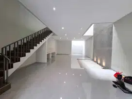 Rumah 2 Unit Strategis Di Mekarwangi Dekat Pusat Perbelanjaan