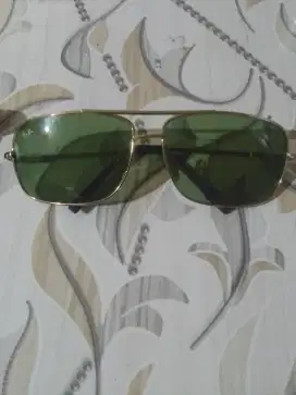 Kaca Mata Merk Ray Ban Original,.beserta sarung nya.