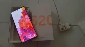 Samsung s20 fe oranye