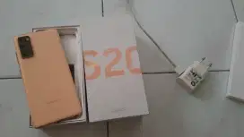Samsung s20 fe oranye