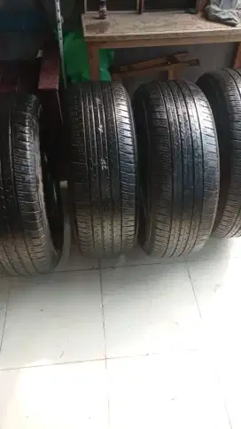 Ban mobil 235/60R18