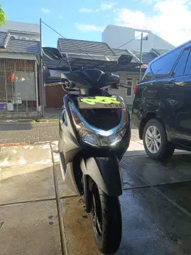 Yamaha Freego Standar warna Hitam tahun 2023