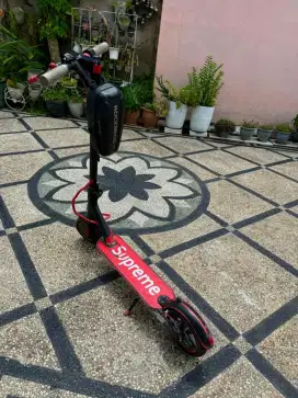 JUAL SKUTER LISTRIK  SANGAT TERAWAT ( BISA NEGO HARGA )