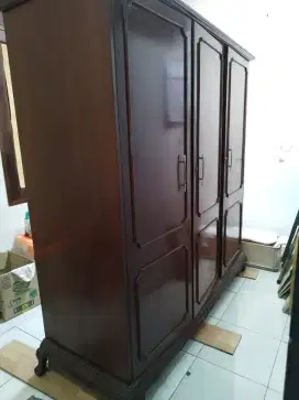 Lemari & meja rias kayu jati antik dari 1973