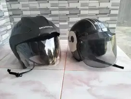 Helm standart honda dan helm anak remaja