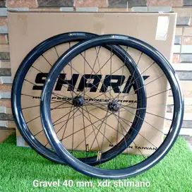 WHEELSET CARBON MEREK SHARK HUB XDR SHIMANO WHEELSET SEPEDA GRAVEL