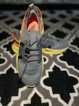 Sepatu ortuseight running