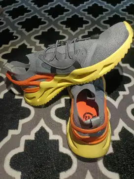 Sepatu running ortusseight