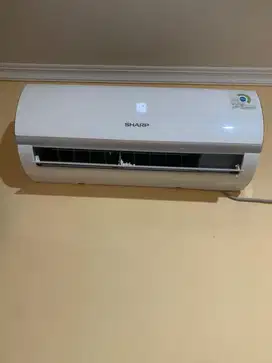 AC sharp 1/2 PK kondisi sangat baik
