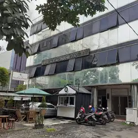di jual gedung perkantoran di jalan raya cikini