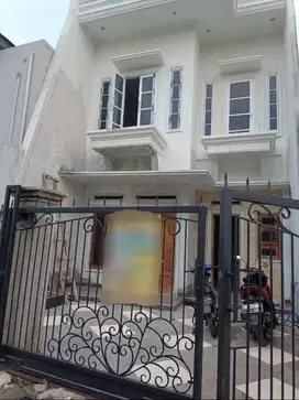 Rumah Mewah Baru 2 Lantai Dalam Komplek Kodau Jatimekar