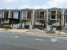 Rumah Serpong Dekat Unpam di Boulevard Tanpa DP