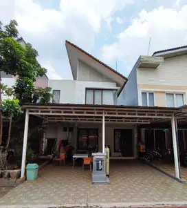 Dijual rumah 2 lantai Cluster Serenade Lake Gading Serpong Tangerang