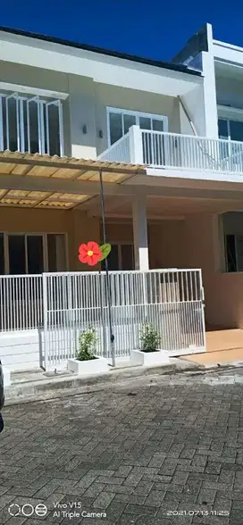 Jual rumah cantik elegant Taman Mutiara Pakuwon City 2lt semi furnish