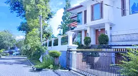 Rumah megah ada basement swimpool di selatan jekardah