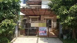 Dijual cepat Rumah 2 Lantai di bukit golf cibubur