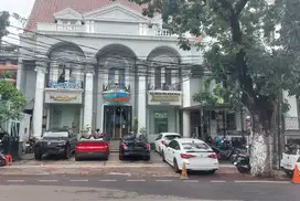 Di Jual Rumah/Tempat Usaha di Gandaria City, Jakarta Selatan