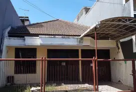 Turun Harga Rumah Simpang Darmo Permai Selatan