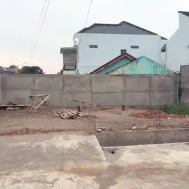 Tanah bagus di seberang YPAC - Yuka Sukatani