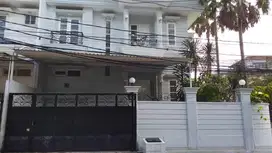 RUMAH MEWAH STRATEGIS - SIAP HUNI
