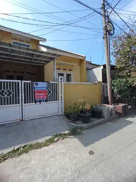 Disewakan Rumah Cantik di Perumahan Darmawangsa Bekasi
