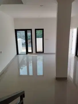 DIJUAL RUMAH  2 LANTAI STRATEGIS DI CEMPAKA PUTIH BARAT JAKARTA PUSAT